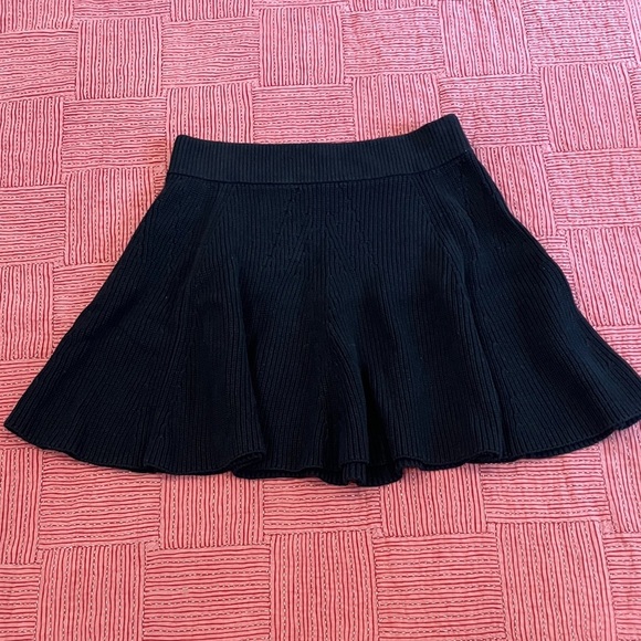 GAP women’s XL heavy knit Black above the knee Skirt - Picture 1 of 10